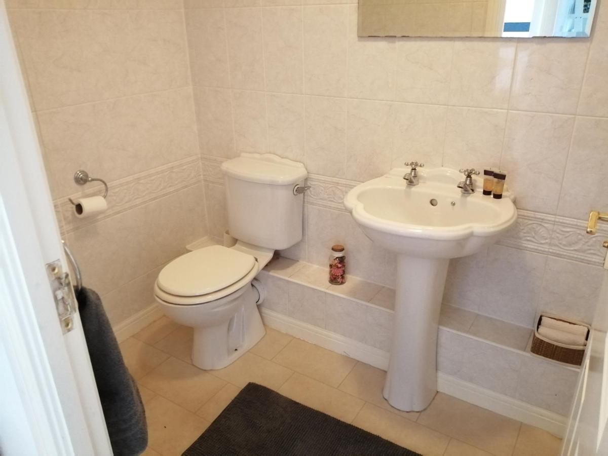בארי Spacious Townhouse With Sea Views Near Cardiff מראה חיצוני תמונה