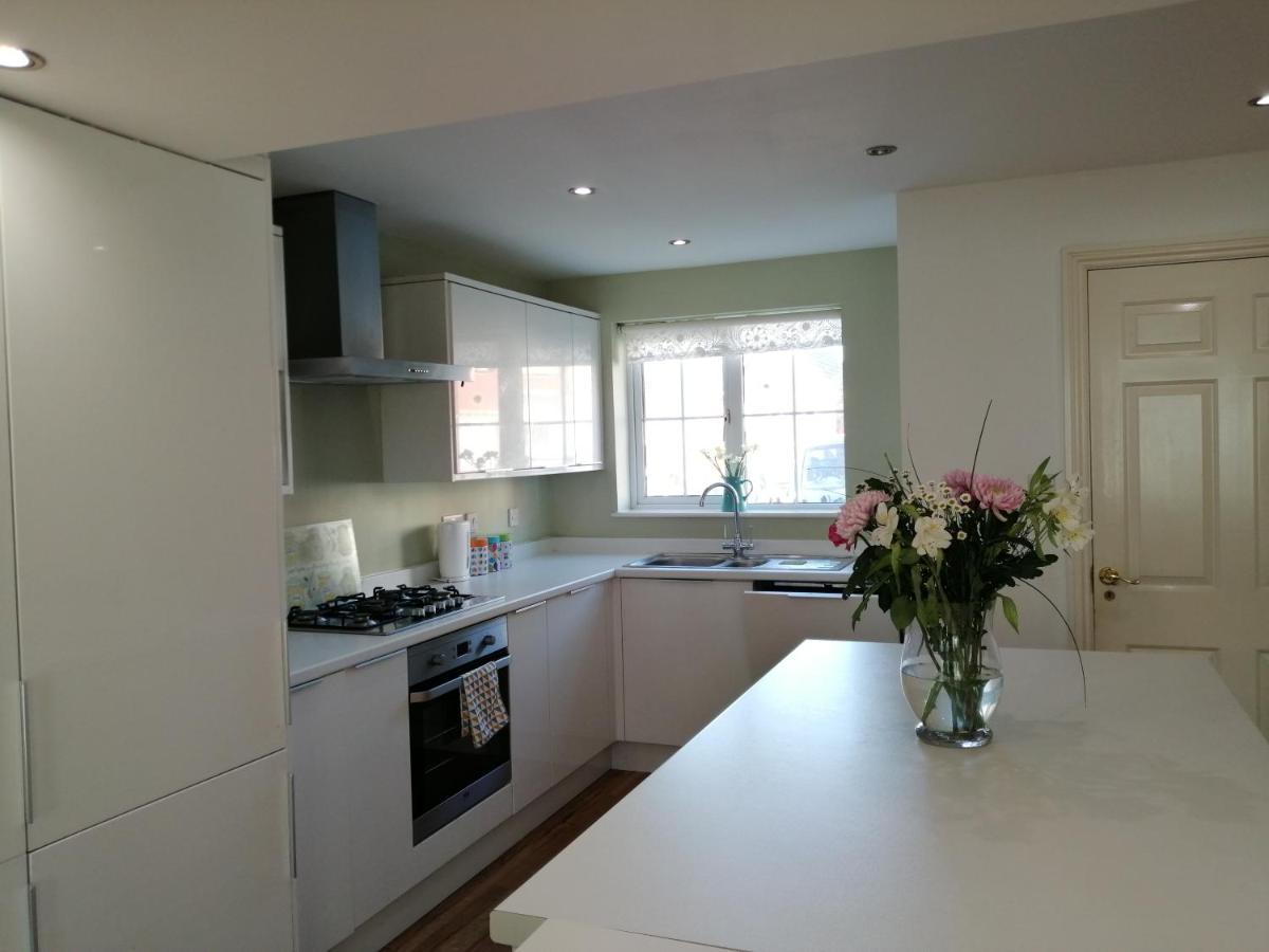 בארי Spacious Townhouse With Sea Views Near Cardiff מראה חיצוני תמונה