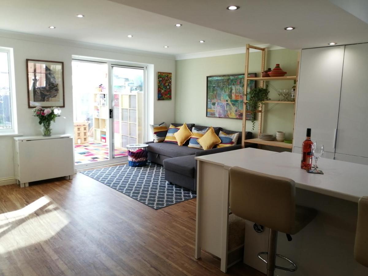 בארי Spacious Townhouse With Sea Views Near Cardiff מראה חיצוני תמונה